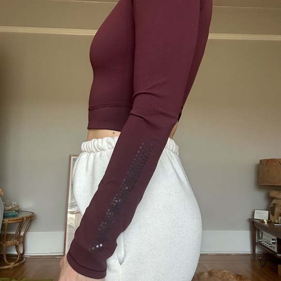 Lululemon long sleeve - Picture 2 of 2
